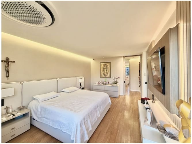 Apartamento de 3 alcobas en venta en El Poblado, Medellín, 311 m² · foto 23 de 24