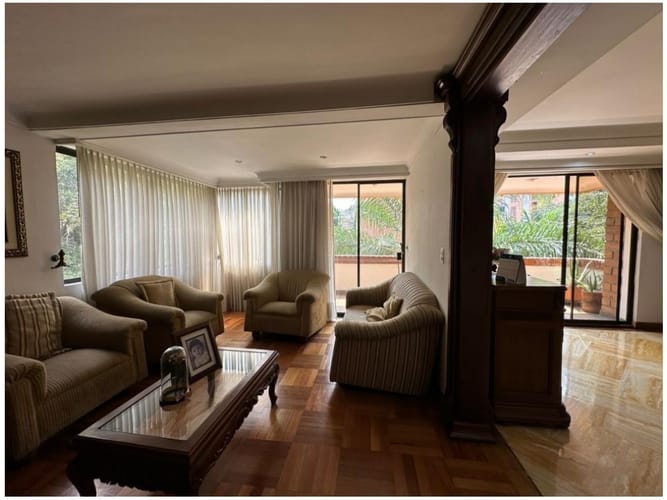 Apartamento de 6 alcobas en venta en Laureles, Medellín, 348 m² · foto 6 de 24
