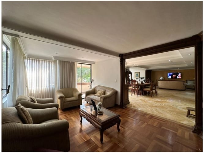Apartamento de 6 alcobas en venta en Laureles, Medellín, 348 m² · foto 7 de 24