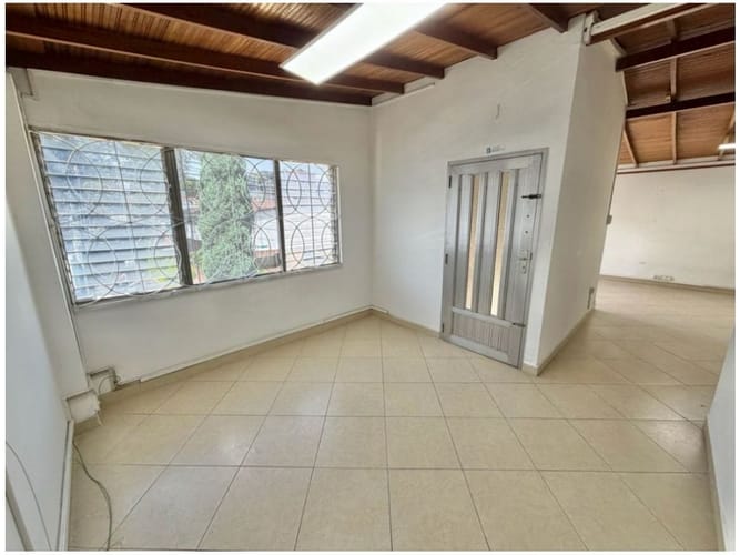 Casa de 8 alcobas en venta en Florida Nueva, Medellín, 331 m² · foto 15 de 23
