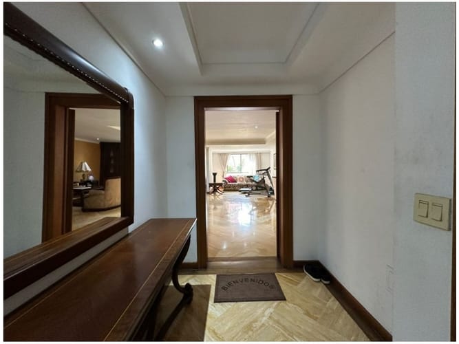Apartamento de 6 alcobas en venta en Laureles, Medellín, 348 m² · foto 10 de 24