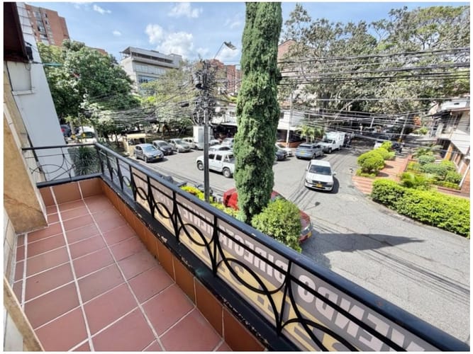 Casa de 8 alcobas en venta en Florida Nueva, Medellín, 331 m² · foto 17 de 23