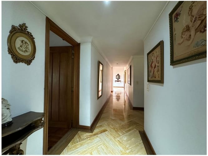 Apartamento de 6 alcobas en venta en Laureles, Medellín, 348 m² · foto 15 de 24