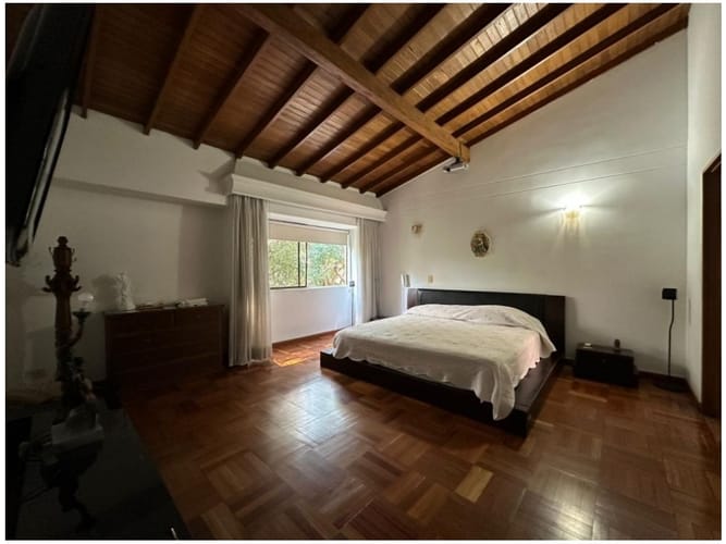 Apartamento de 6 alcobas en venta en Laureles, Medellín, 348 m² · foto 16 de 24