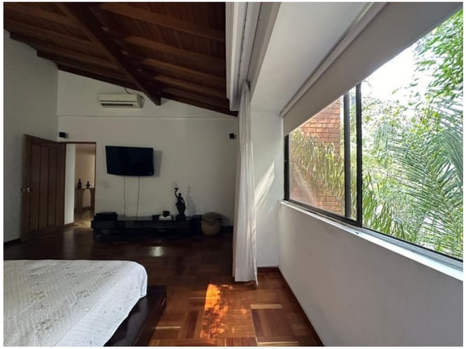 Apartamento de 6 alcobas en venta en Laureles, Medellín, 348 m² · foto 18 de 24