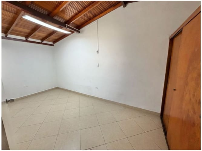 Casa de 8 alcobas en venta en Florida Nueva, Medellín, 331 m² · foto 23 de 23