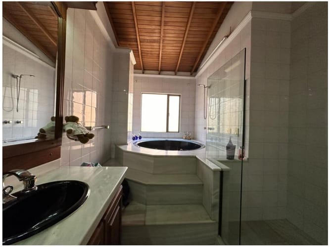 Apartamento de 6 alcobas en venta en Laureles, Medellín, 348 m² · foto 20 de 24