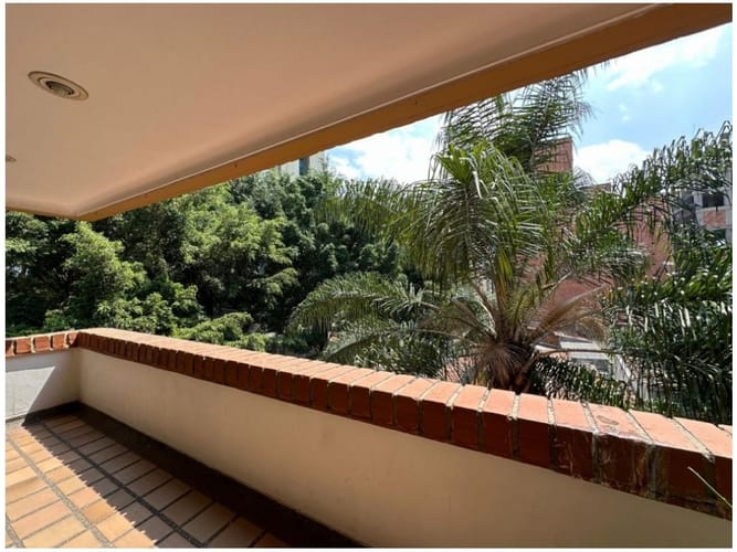 Apartamento de 6 alcobas en venta en Laureles, Medellín, 348 m² · foto 21 de 24