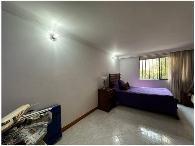 Apartamento de 6 alcobas en venta en Laureles, Medellín, 348 m² · foto 23 de 24