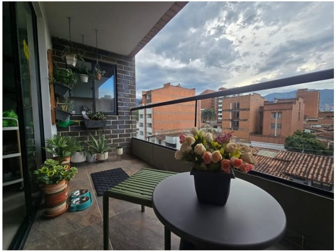 Apartamento de 3 alcobas en venta en Laureles, Medellín, 104 m² · foto 9 de 21