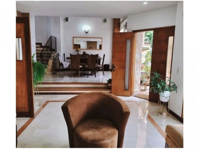 Casa de 4 alcobas en venta en San Jose, Sabaneta, 340 m² · foto 4 de 24