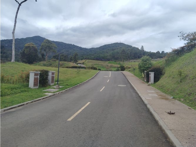 Lote en venta en Guamito, La Ceja, 2602 m² · foto 8 de 15