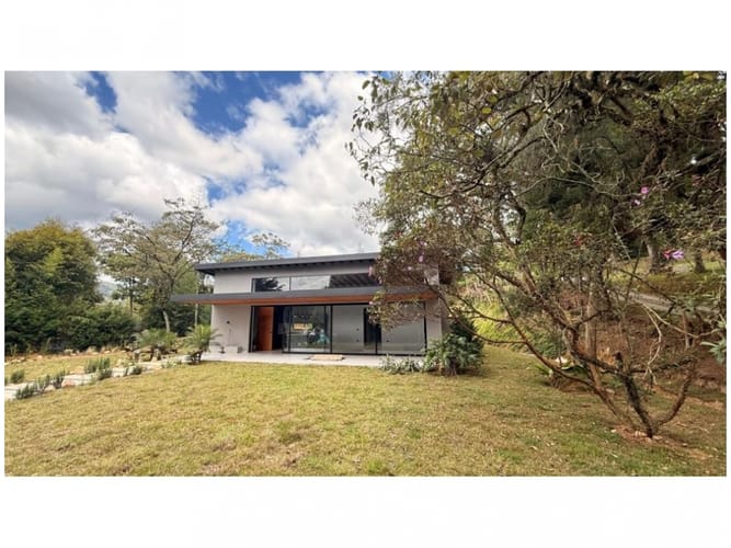 Finca en venta en Guarne, 200 m² · foto 4 de 24