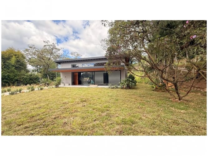 Finca en venta en Guarne, 200 m² · foto 9 de 24