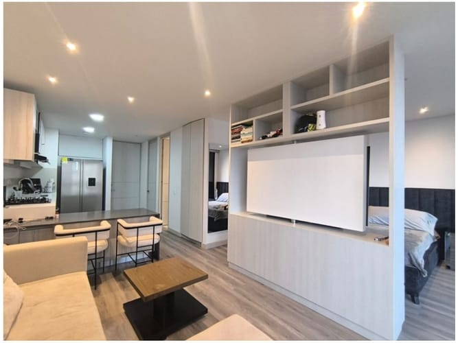 Apartamento en venta en El Poblado, Medellín · foto 2 de 24