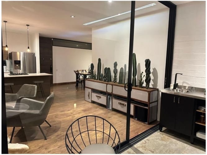 Apartamento de 2 alcobas en venta en El Poblado, Medellín, 118 m² · foto 5 de 18