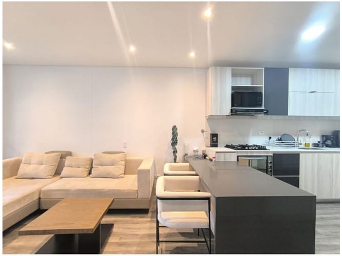 Apartamento en venta en El Poblado, Medellín · foto 4 de 24