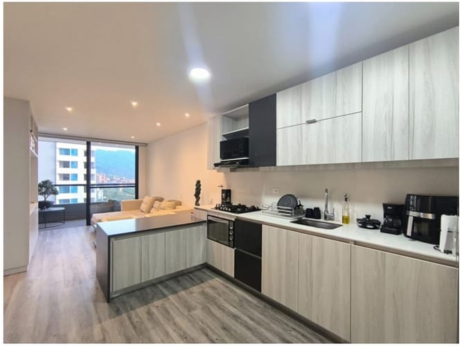 Apartamento en venta en El Poblado, Medellín · foto 5 de 24