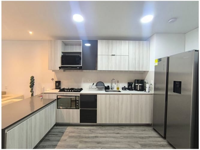 Apartamento en venta en El Poblado, Medellín · foto 6 de 24