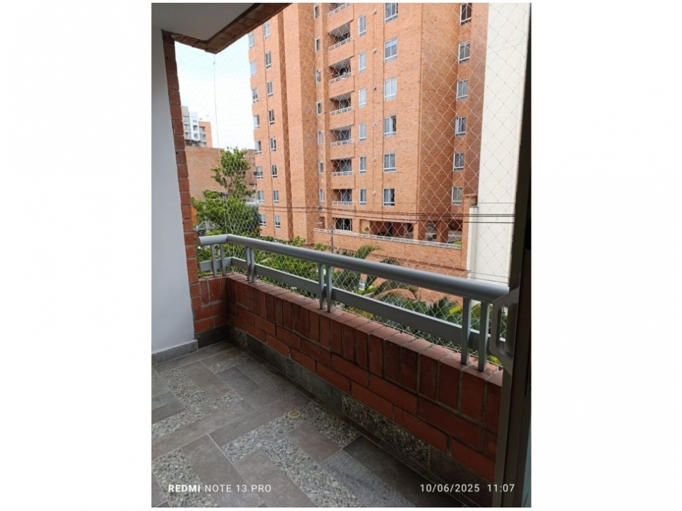 Apartamento en venta en Laureles, Medellín · foto 3 de 24