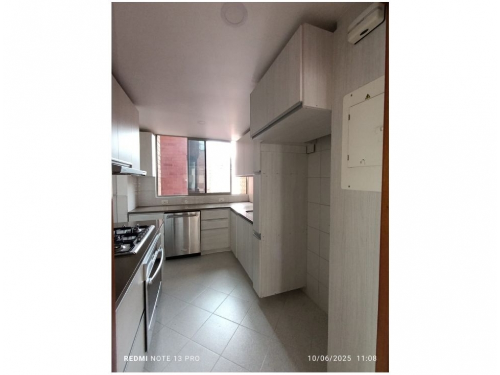 Apartamento en venta en Laureles, Medellín · foto 6 de 24
