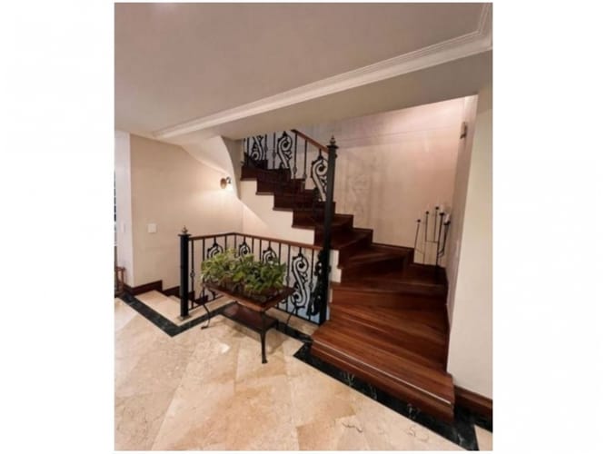 Casa de 4 alcobas en venta en Loma Del Escobero, Envigado, 382 m² · foto 10 de 24