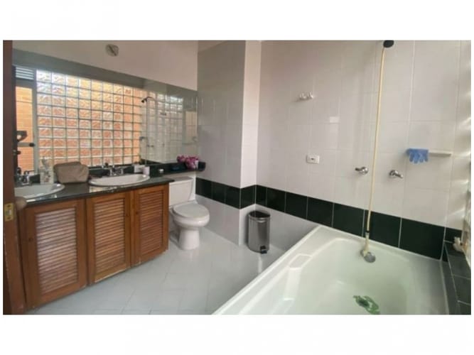 Apartamento de 3 alcobas en venta en Los Balsos, Medellín, 189 m² · foto 15 de 22