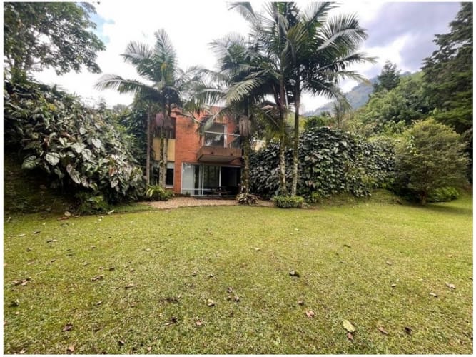 Casa de 4 alcobas en venta en El Poblado, Medellín, 413 m² · foto 11 de 24