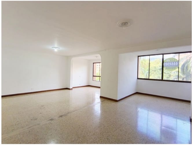 Apartamento de 3 alcobas en venta en El Poblado, Medellín, 138 m² · foto 4 de 21