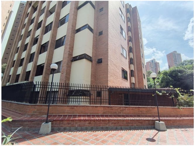 Apartamento de 3 alcobas en venta en El Poblado, Medellín, 138 m² · foto 18 de 21