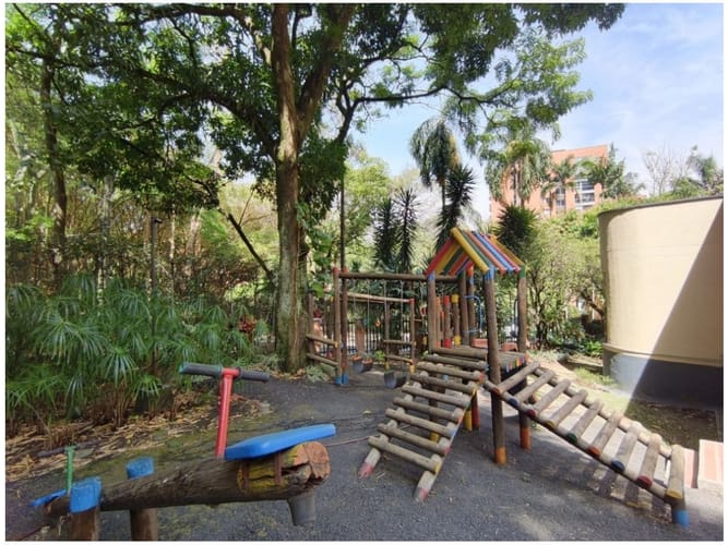 Apartamento de 3 alcobas en venta en El Poblado, Medellín, 138 m² · foto 19 de 21