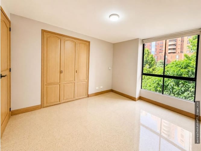 Apartamento de 3 alcobas en venta en El Poblado, Medellín, 140 m² · foto 9 de 11