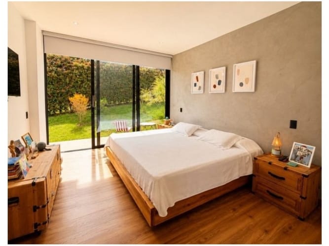 Casa de 3 alcobas en venta en Loma Del Chocho, Envigado, 314 m² · foto 2 de 8