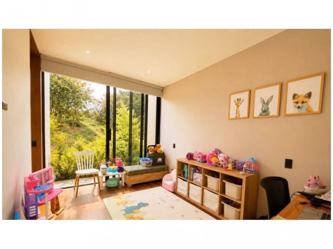 Casa de 3 alcobas en venta en Loma Del Chocho, Envigado, 314 m² · foto 4 de 8