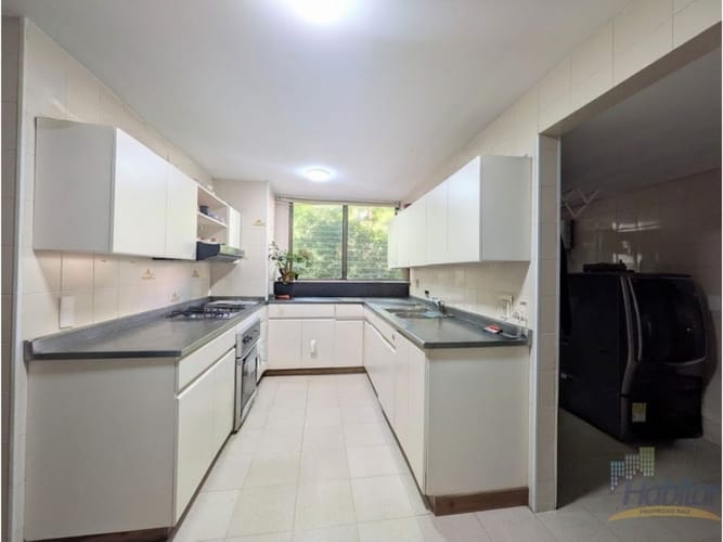 Apartamento de 4 alcobas en venta en Los Balsos, Medellín, 260 m² · foto 3 de 16