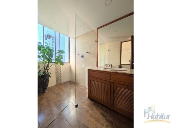 Apartamento de 4 alcobas en venta en Los Balsos, Medellín, 260 m² · foto 15 de 16