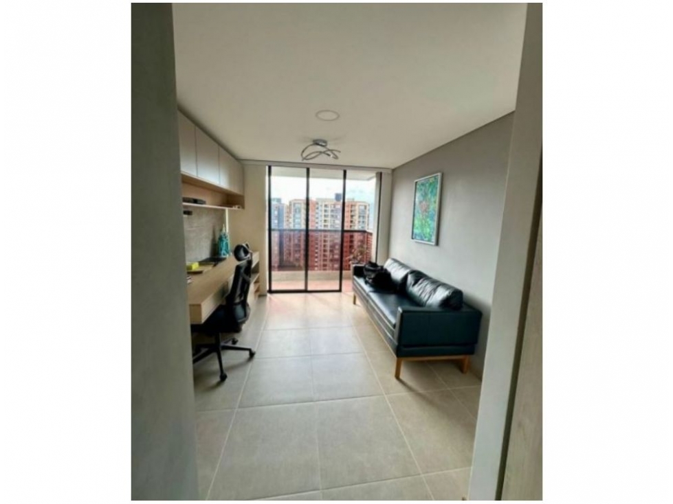 Apartamento en venta en Loma De Las Brujas, Envigado · foto 3 de 11