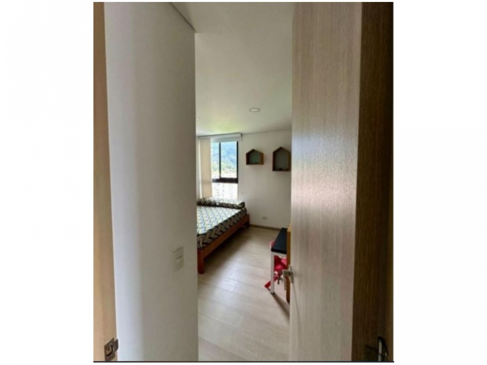 Apartamento en venta en Loma De Las Brujas, Envigado · foto 9 de 11