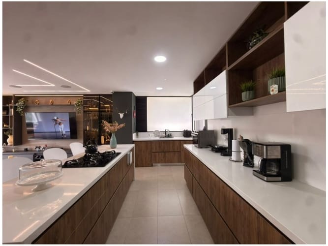 Apartamento de 3 alcobas en venta en Santa María De Los Ángeles, Medellín, 205 m² · foto 2 de 22