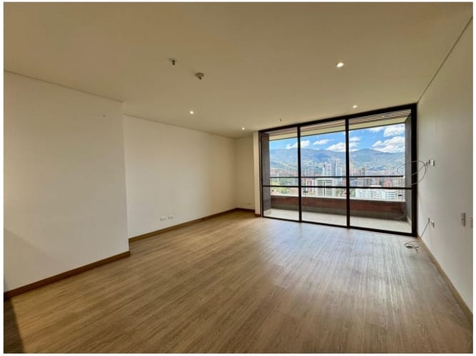Apartaestudio en venta en Las Lomas No.2, Medellín, 64 m² · foto 2 de 24