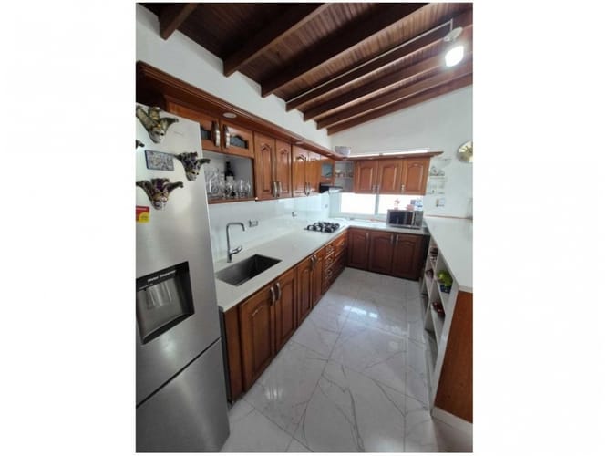 Casa de 6 alcobas en venta en Laureles, Medellín, 212 m² · foto 2 de 24