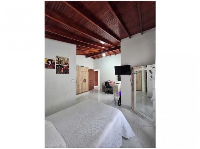Casa de 6 alcobas en venta en Laureles, Medellín, 212 m² · foto 7 de 24