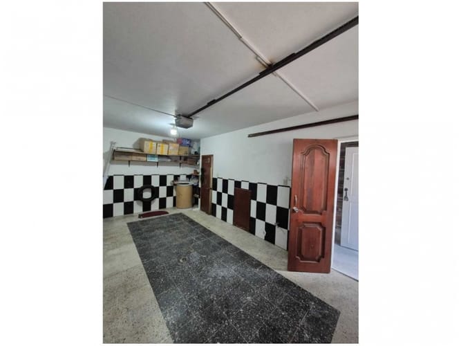 Casa de 6 alcobas en venta en Laureles, Medellín, 212 m² · foto 9 de 24