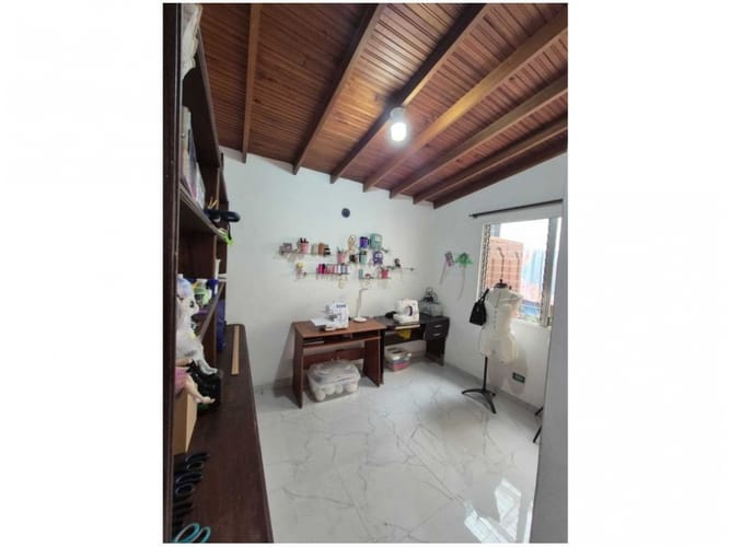 Casa de 6 alcobas en venta en Laureles, Medellín, 212 m² · foto 10 de 24