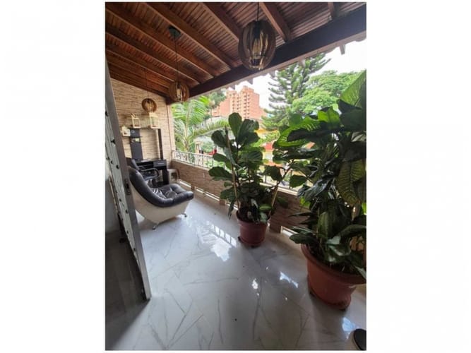 Casa de 6 alcobas en venta en Laureles, Medellín, 212 m² · foto 16 de 24