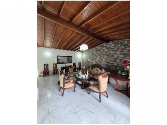 Casa de 6 alcobas en venta en Laureles, Medellín, 212 m² · foto 19 de 24