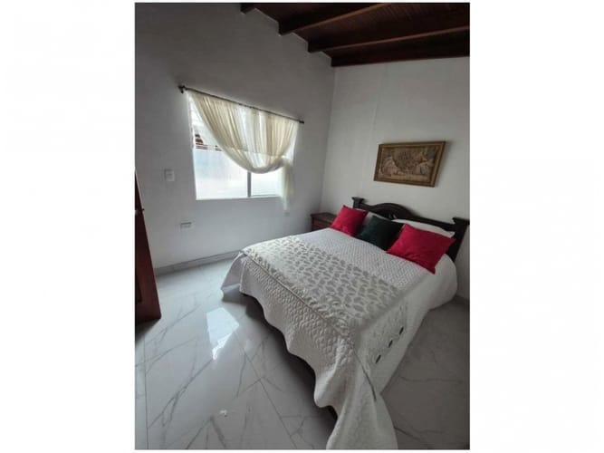 Casa de 6 alcobas en venta en Laureles, Medellín, 212 m² · foto 20 de 24