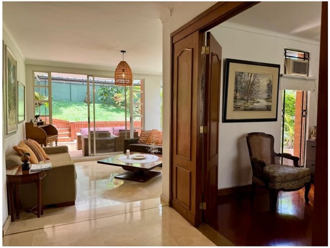 Casa de 4 alcobas en venta en Las Lomas No.2, Medellín, 281 m² · foto 4 de 24