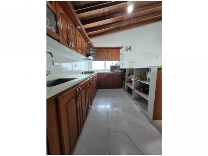 Casa de 6 alcobas en venta en Laureles, Medellín, 212 m² · foto 22 de 24