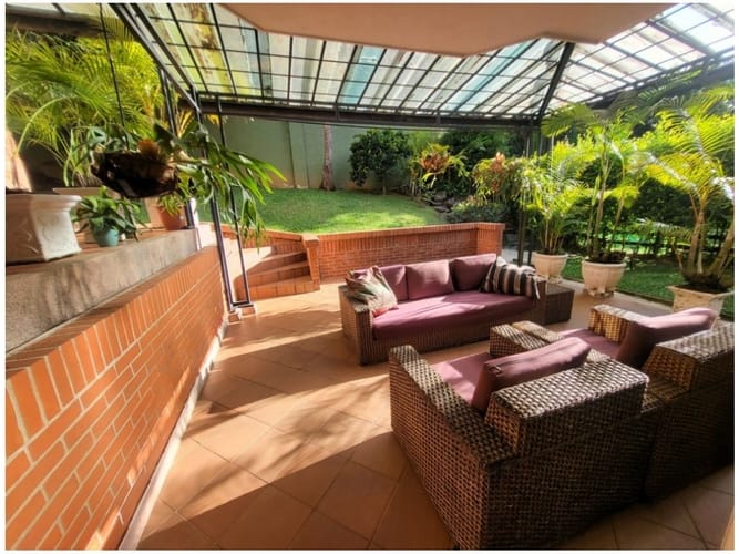 Casa de 4 alcobas en venta en Las Lomas No.2, Medellín, 281 m² · foto 8 de 24